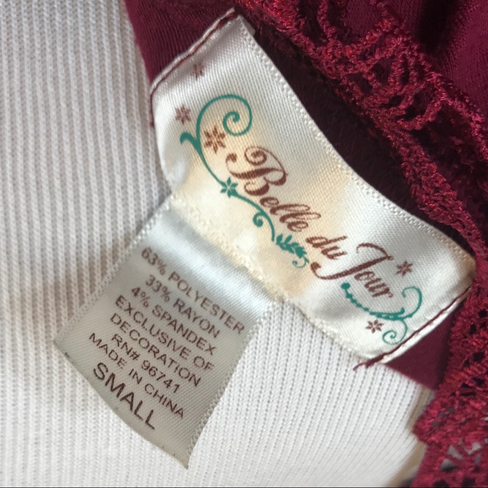 Lace Back Blouse Burgandy size Small - Picture 5 of 5